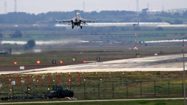 Türk savaş uçakları İncirlik'te hazır bekliyor